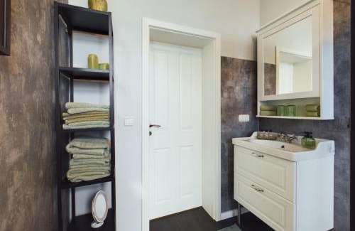 Ottersleben Apartment | OtterslebenGartenblick37 - Küche & Garten, bis zu 3 Personen