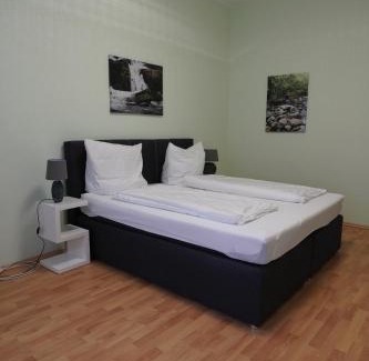 Ballenstedt Apartment | Family-Friendly Getaway at Otto der Reiche Hotel