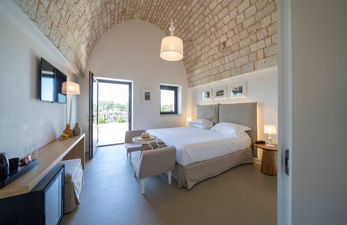 Locorotondo Hotel | Experience Ottolire Resort: 4-Star Getaway with Spa & Pool