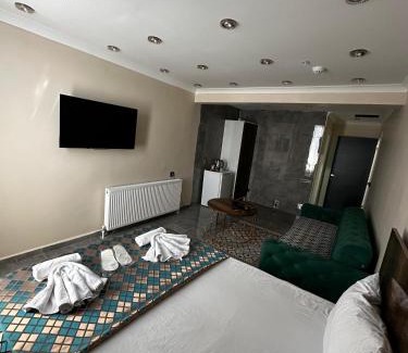 Gaziosmanpasa Apartment | Budget-Friendly Ottoman Apart Otel: Pet & Child Friendly Stay