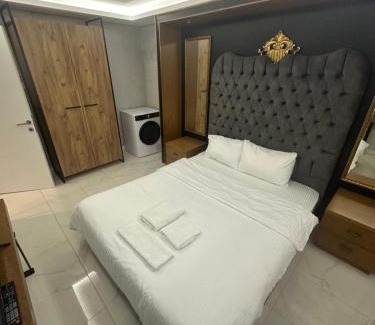 Zeytinburnu Apartment | Ottomare Suites: Oceanfront Retreat with Private Pool