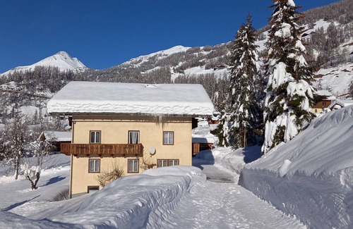 Heiligenblut House | Pet-Friendly Retreat Near Heiligenblut with 9.8 Guest Rating