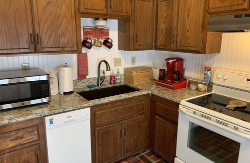 Norman House | OU Game Day Condo: Cozy Townhouse Near Campus