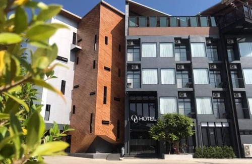 Phitsanulok Hotel | Discover OU HOTEL: Family-Friendly Stay with Breakfast