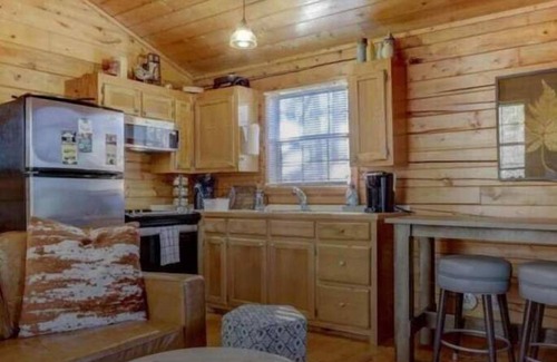 Mount Ida Cabin | Serene Crystal Cabin with Kitchen & Pet-Friendly Amenities