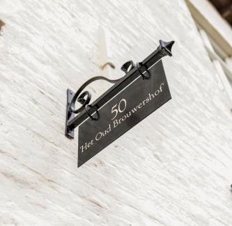 Gijverinkhove House | Experience Oud Brouwershof: 4-Star Retreat with Pool & Pets