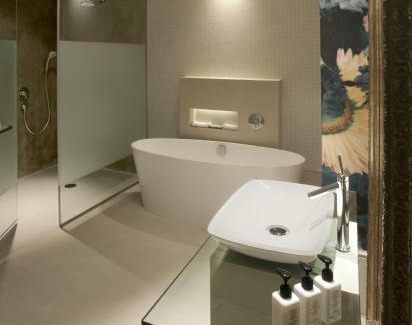 Stellenbosch Central Hotel | Discover Oude Werf Hotel: 4-Star Stay with Family Amenities