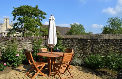 Oundle Apartment | Experience Oundle Bespoke Apartments with Ocean Views