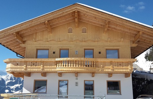 Gerlosberg Apartment | Mountain Retreat with Pool & Child-Friendly Amenities