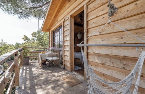 Sorgues Cabin | Our Cabane Perchée in the heart of the vineyards
