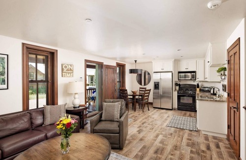 Snowmass Village House | Serene Cabin Retreat Near Aspen & Snowmass with Views