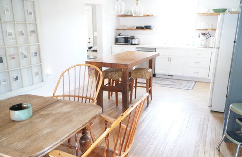 Lemont House | Top-Rated Guest House with Breakfast and Family-Friendly Amenities
