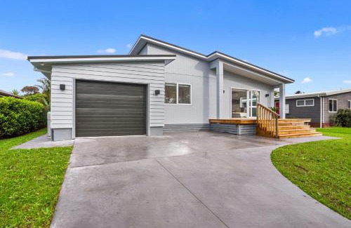 Waihi Beach House | Top-Rated Family Retreat at Waihi Beach Holiday Home