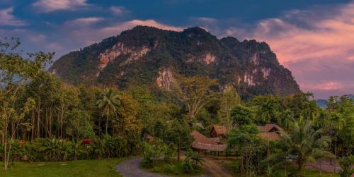 Khlong Sok Resort | Eco-Friendly Jungle Camp with Pet Amenities and Hot Tub
