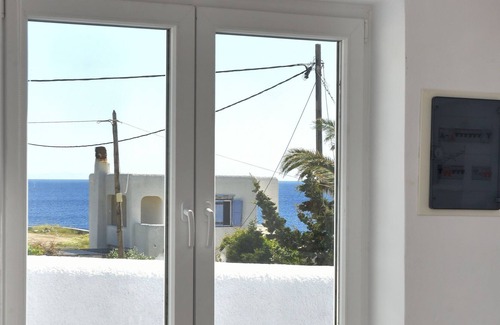 Megas Gialos House | Our light and bright Sea Suite is situated in Mega Gialos, Syros.