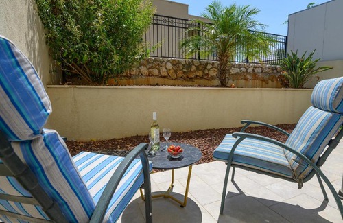Rosh Pinna Apartment | Guest Rated: Our Little Strawberry 1bd Condo in Rosh Pinna