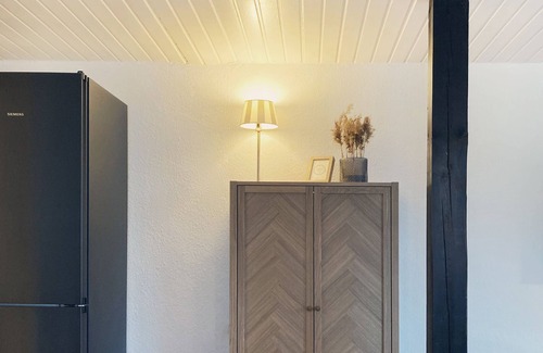 Sutel House | Inviting Sea Views, Sauna & Fireplace for 4-5 Guests