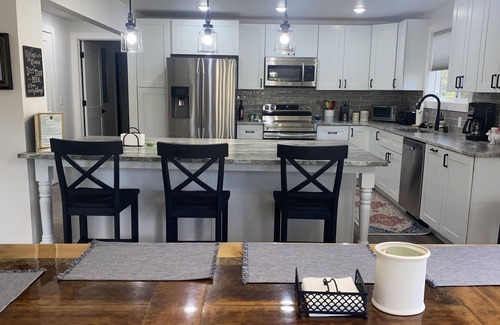 Cascade House | Our Mountain Home: Ideal for Lakefront Adventures & Family Fun