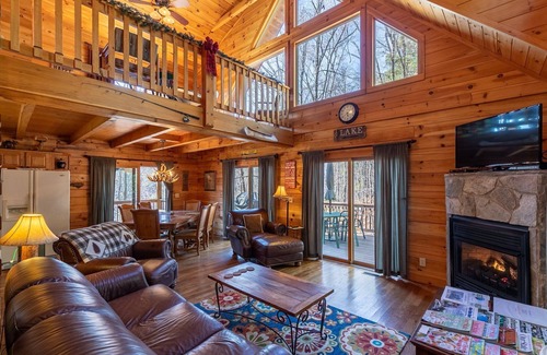 Hidden Lake Cabin | Explore Hidden Lake: Canoeing, Fishing & Family-Friendly Fun