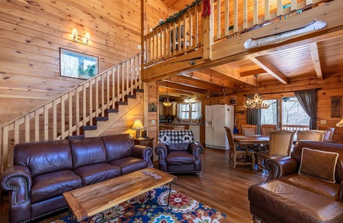 Hidden Lake Cabin | Explore Hidden Lake: Canoeing, Fishing & Family-Friendly Fun