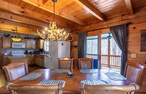 Hidden Lake Cabin | Explore Hidden Lake: Canoeing, Fishing & Family-Friendly Fun