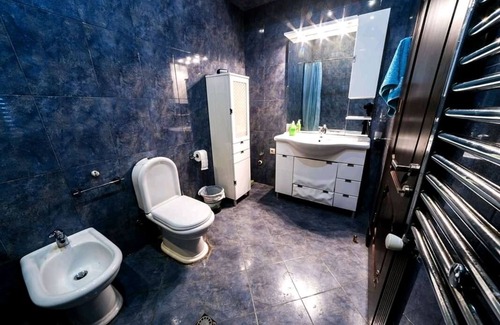 Chugureti Apartment | Unforgettable Getaway with Spa and Breakfast for Friends