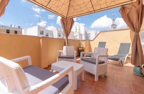 La Trinidad Apartment | Explore Our Hotel in Málaga: Rated 10/10 with Breakfast