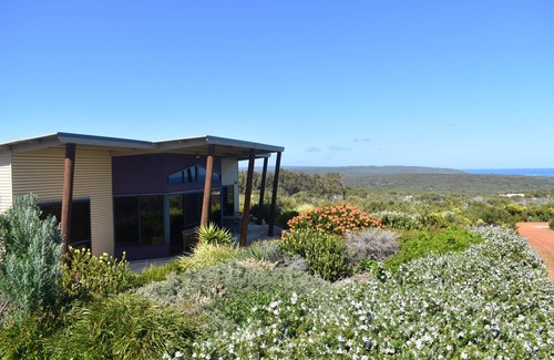 Redgate Villa | Experience Premium Ocean Views with Family-Friendly Amenities