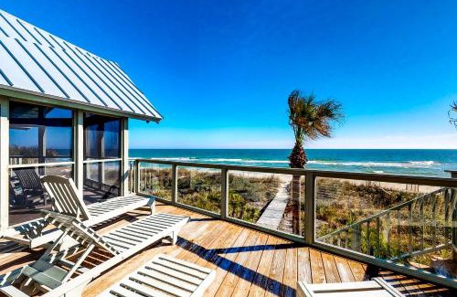 Plantation House | Experience Oceanfront Relaxation at Our Rogue Pirogue