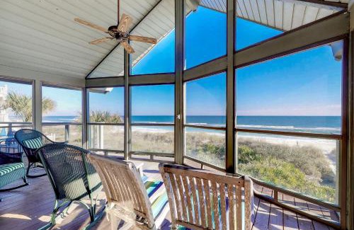 Plantation House | Experience Oceanfront Relaxation at Our Rogue Pirogue