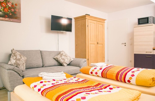Pforzheim Apartment | Discover Comfort in Double Room Apartment Specht