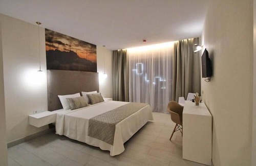 Mindelo Hotel | Guest Rated 9.8: Ouril Hotel Mindelo with Pool & Spa