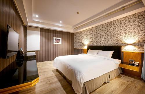 Wuqi District Hotel | Discover Oursea Hotel: Family-Friendly Comfort Awaits