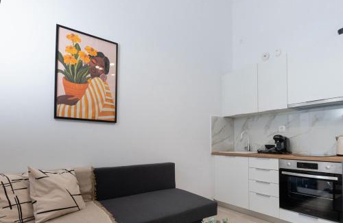 Vyronas Apartment | Ousakiou Studio by Staycom