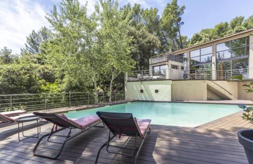 Sauveterre Villa | Family-Friendly Ousidou with Pool and Child Amenities