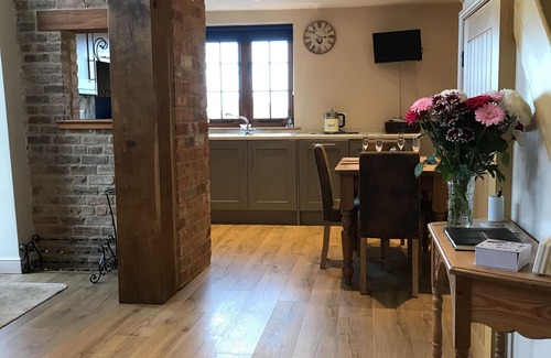 Pointon House | Escape to Out Back and Beyond: Pool, Spa & Nature Awaits
