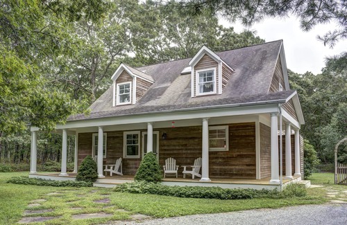 Northwest Harbor House | Modern Farmhouse with Outdoor Theater, Fire Pit & Bocce