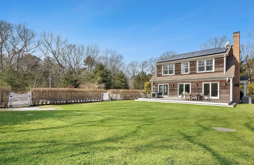 Northwest Harbor House | Modern Farmhouse with Outdoor Theater, Fire Pit & Bocce