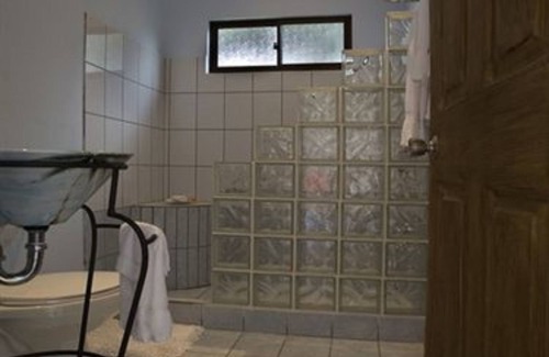 Escazu Hotel | Relax at Out of Bounds Hotel: Spa & Breakfast Included
