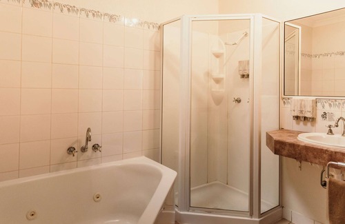 Mount Isa City Hotel | Explore Outback Motel Mt Isa: Family-Friendly Getaway