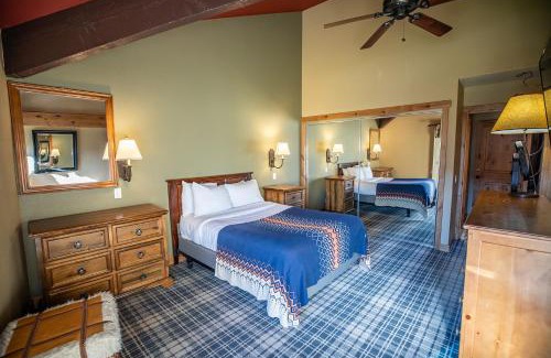 Mammoth Lakes Cabin | Welcoming Outbound Mammoth: Pet-Friendly Oceanfront Retreat