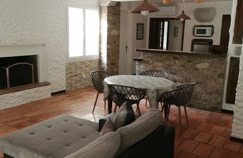Plage d'Argeles Apartment | Charming Outbuilding with Pool in Traditional Mas Retreat