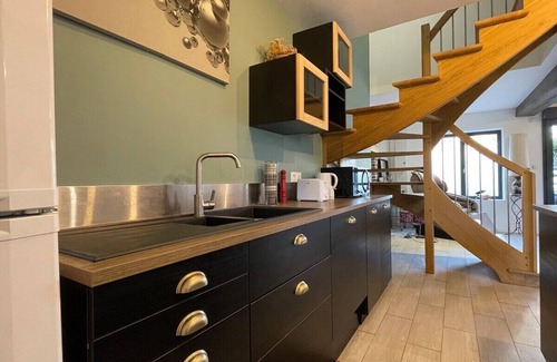 Billy House | Garden Retreat at The House of Angels with Family Amenities
