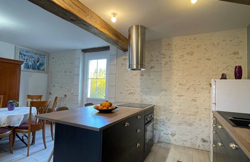 Billy House | Garden Retreat at The House of Angels with Family Amenities