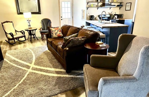 Athens Apartment | Kid-Friendly 2BR Apt Near Ohio University & Scenic Parks