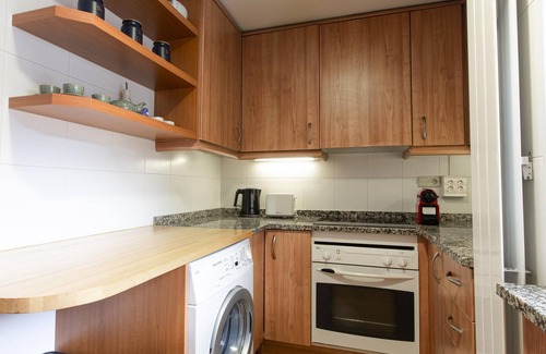 Les Escaldes Apartment | Relaxing Outdoor Comfort at Àtic East with Spa & Breakfast