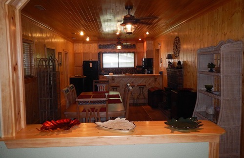 Bland House | Ideal 3-Bedroom Retreat in Blue Ridge Mountains - Top Rated