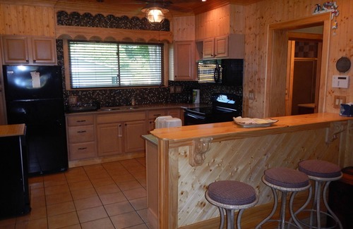 Bland House | Ideal 3-Bedroom Retreat in Blue Ridge Mountains - Top Rated