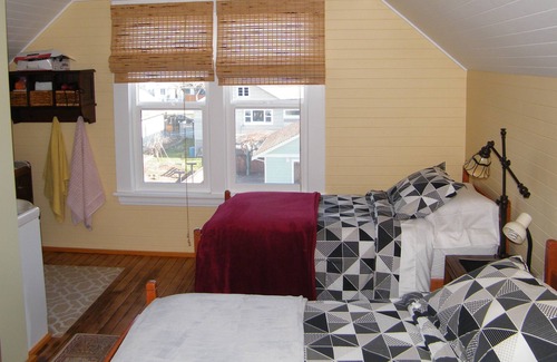 Port Alberni Bed & Breakfast | Outdoor Lovers Aerie- Superb view of Alberni Inlet & Harbour.