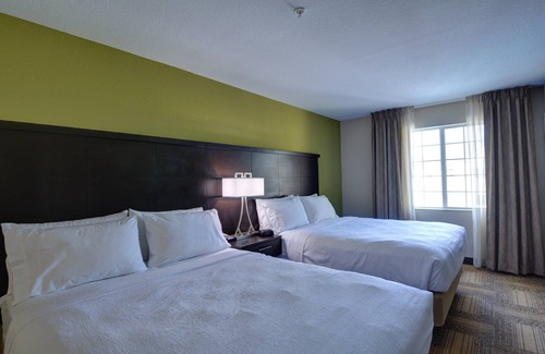 Lakeland Condo | Inviting Private Suite with Pool, Breakfast & Gym Access